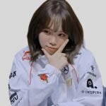 Chaewon T1 White Jacket