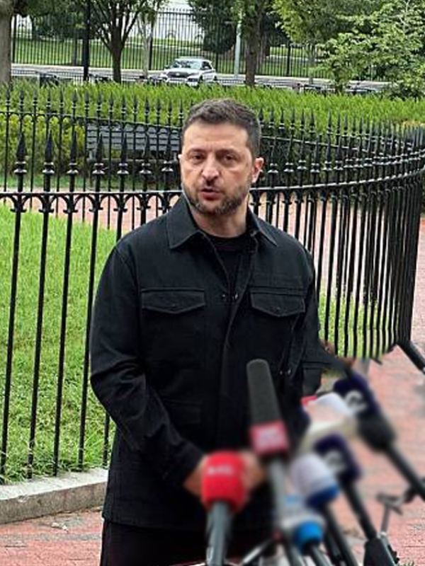 Volodymyr Zelenskyy Black Jacket