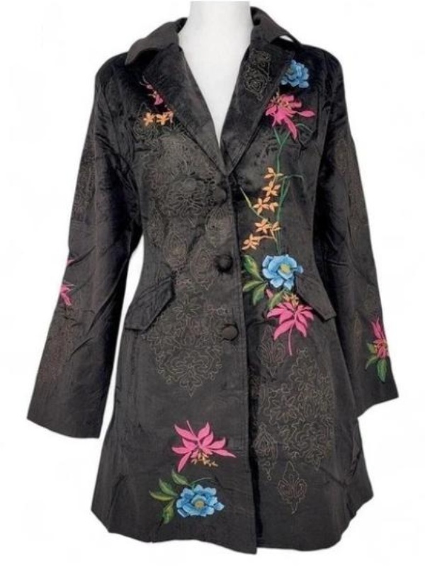 Beyond The Gates Ambyr Michelle Embroidered Floral Coat-Black