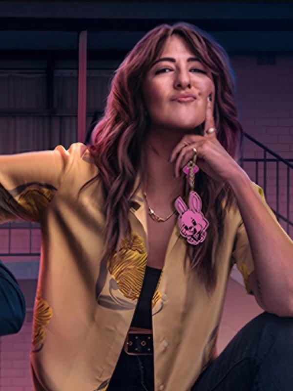 Sunny Nights S1 D’Arcy Carden Tulip Camp Shirt